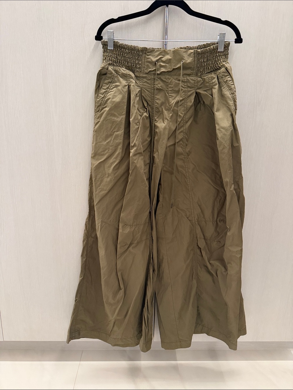 High-Waist Wide Leg Women’s Pants in Olive